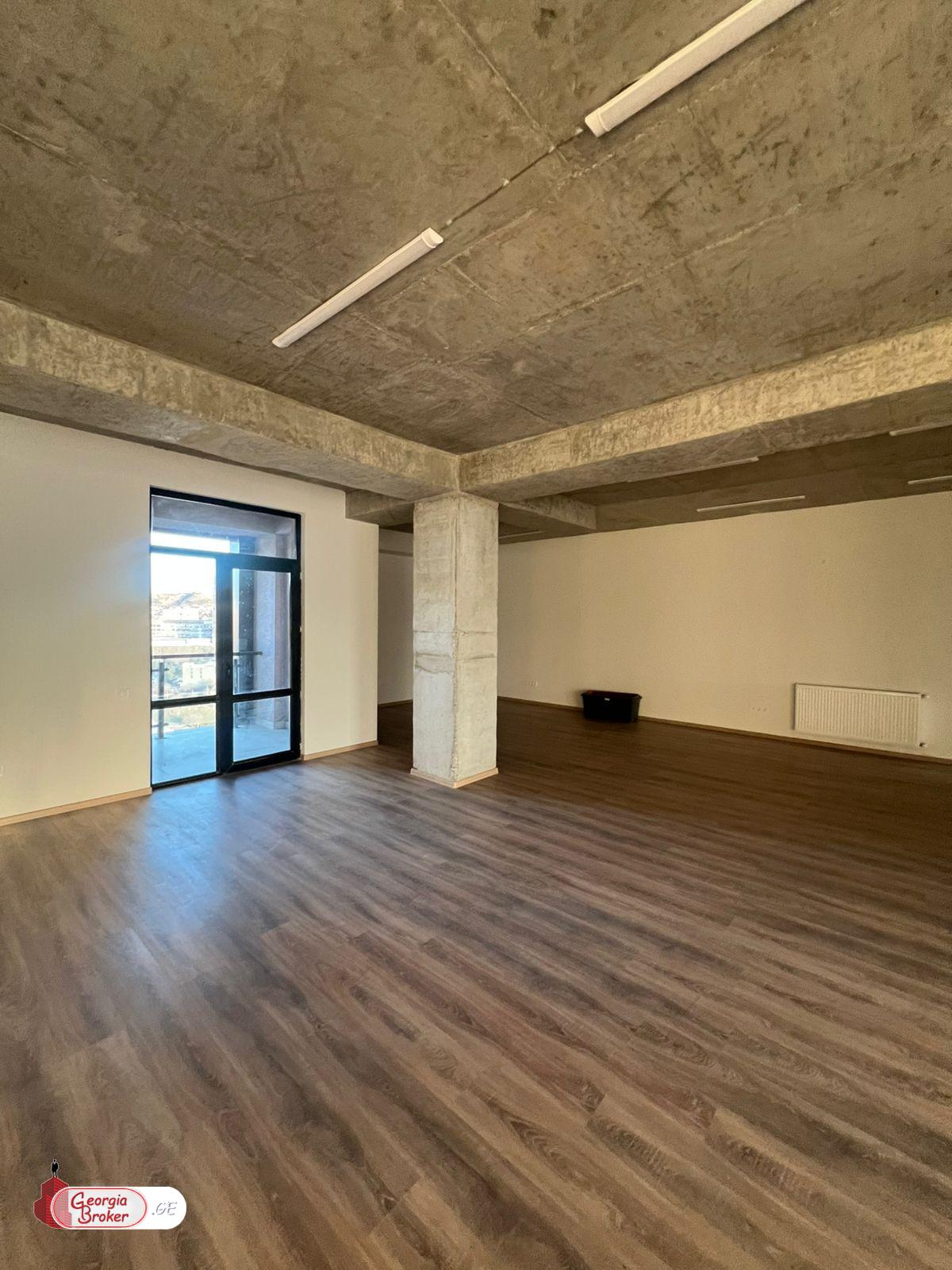 продается квартира с новым ремонтом 6-комнат